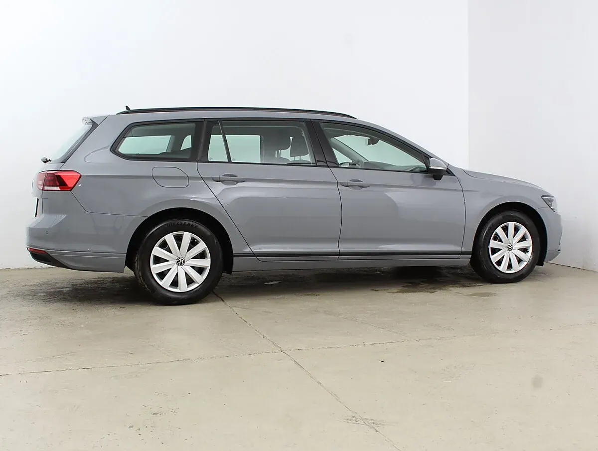 Volkswagen Passat 2022 photo 3