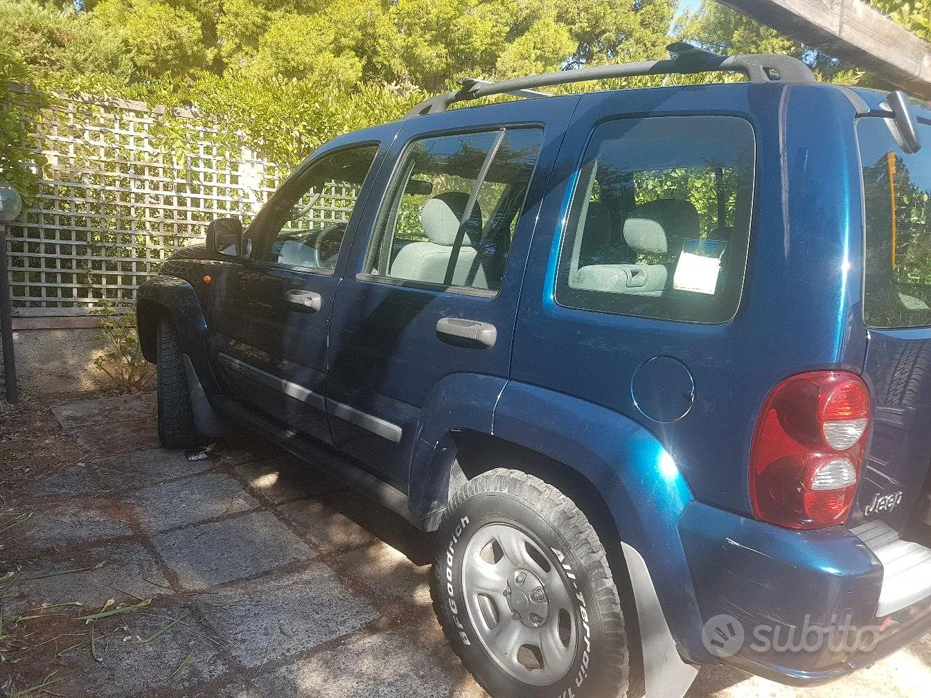Jeep Cherokee 2009 photo 2