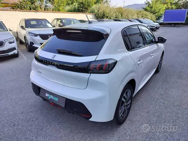 Peugeot 208 2022 photo 4