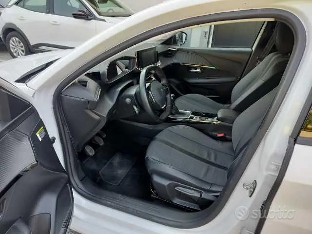 Peugeot 208 2022 photo 5