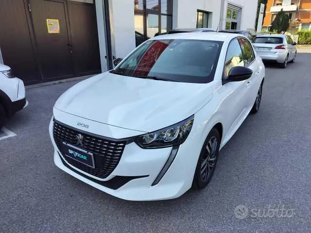 Peugeot 208 2022 photo 2