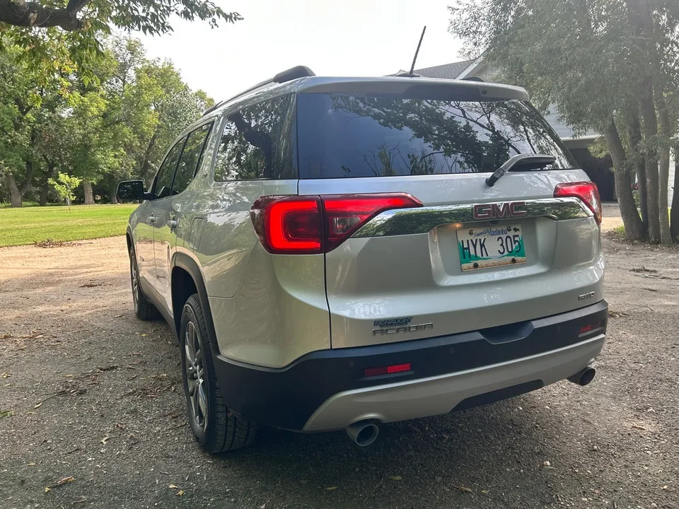 GMC Acadia 2018 photo 3