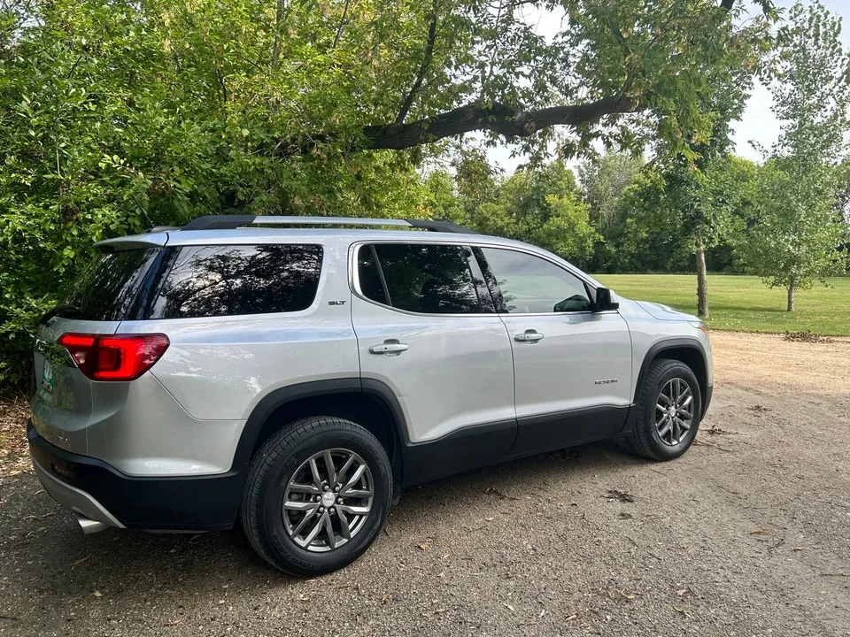 GMC Acadia 2018 photo 2