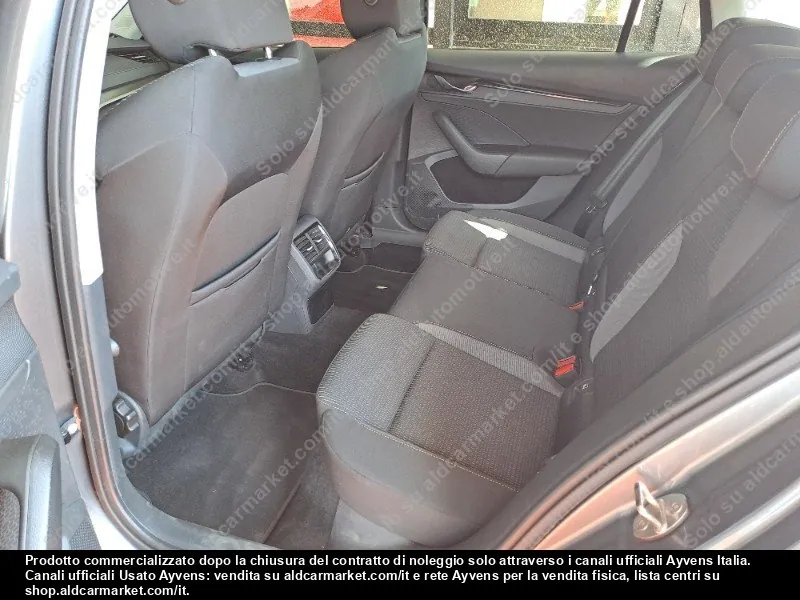Skoda Octavia Combi 2023 photo 4