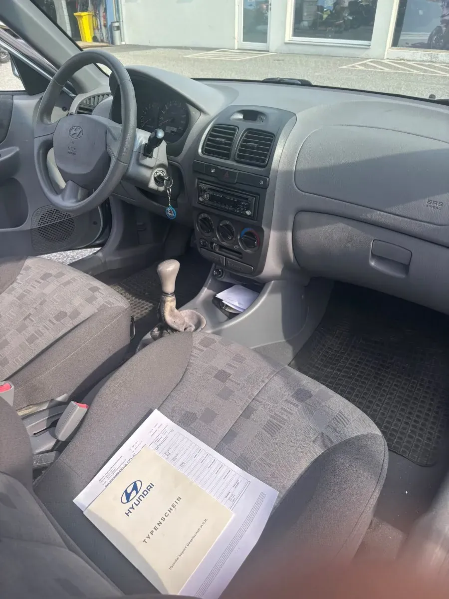 Hyundai Accent 2005 photo 3