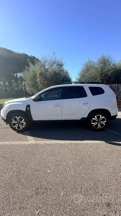 Dacia Duster 2023 photo 2
