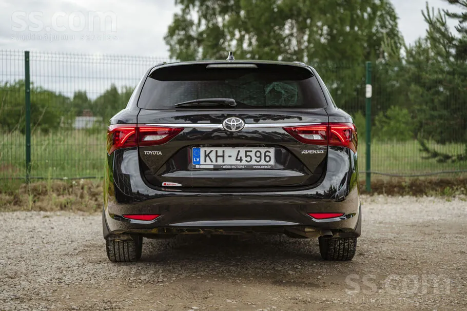Toyota Avensis 2016 photo 5
