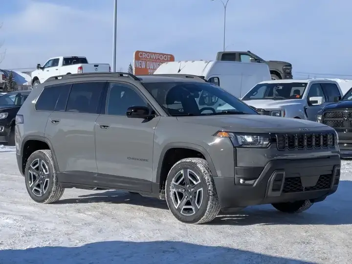 Jeep Cherokee 2026 photo 2