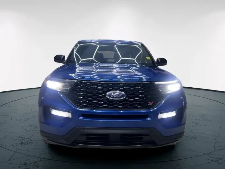 Ford Explorer 2022 photo 3