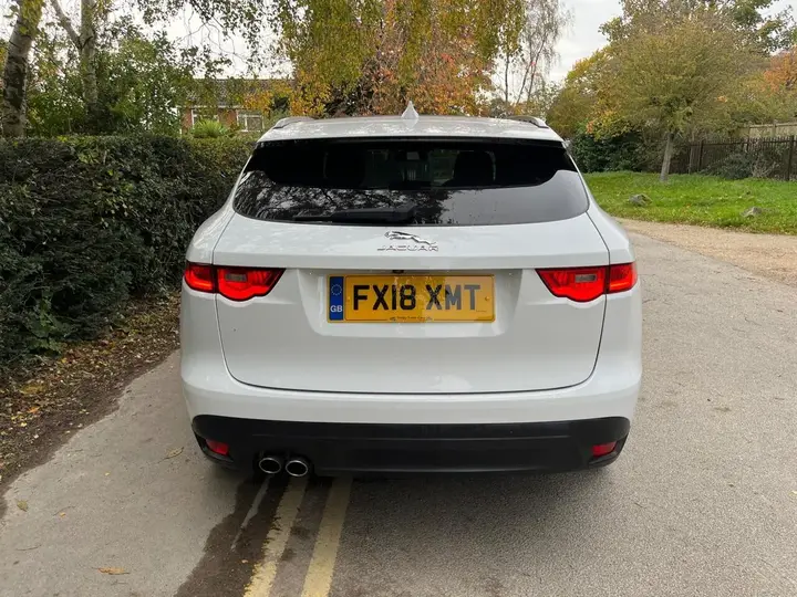 Jaguar F-Pace 2018 photo 3