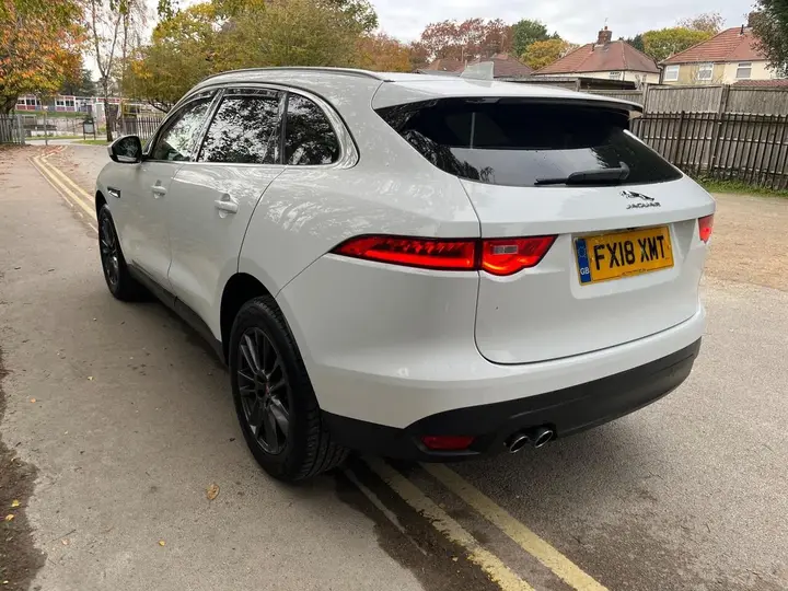 Jaguar F-Pace 2018 photo 4