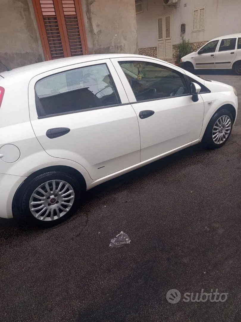 Fiat Grande Punto 2007 photo 2