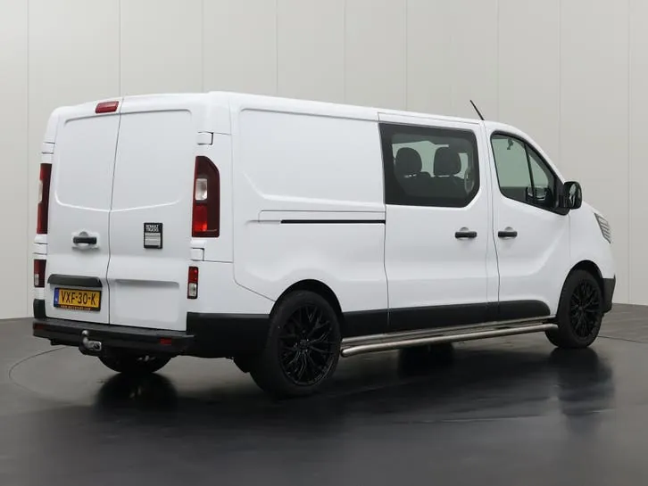 Renault Trafic 2023 photo 2