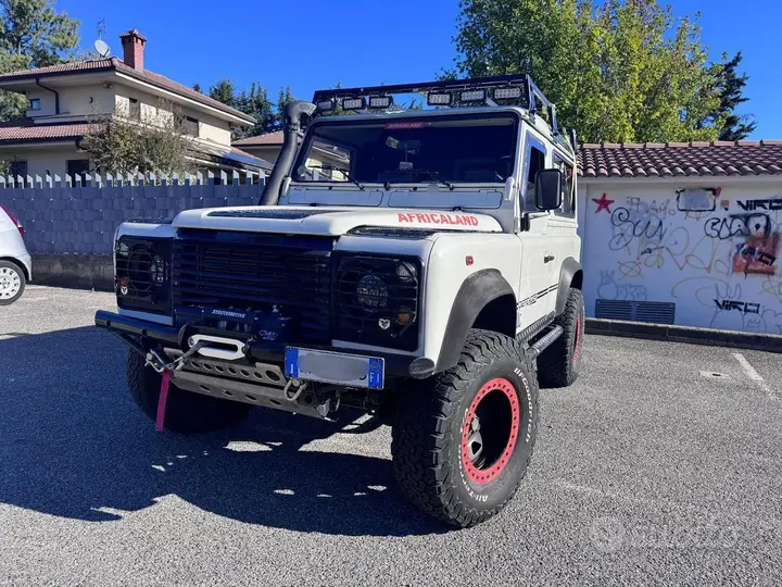 Land Rover Defender
