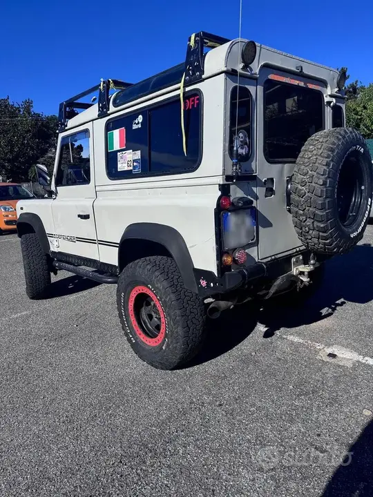 Land Rover Defender 2003 photo 2