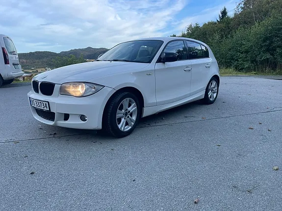 BMW 116D 2011 photo 2