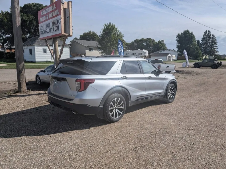 Ford Explorer 2022 photo 2