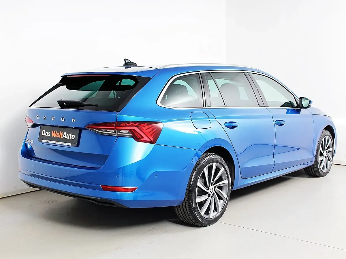 Skoda Octavia 2021 photo 2