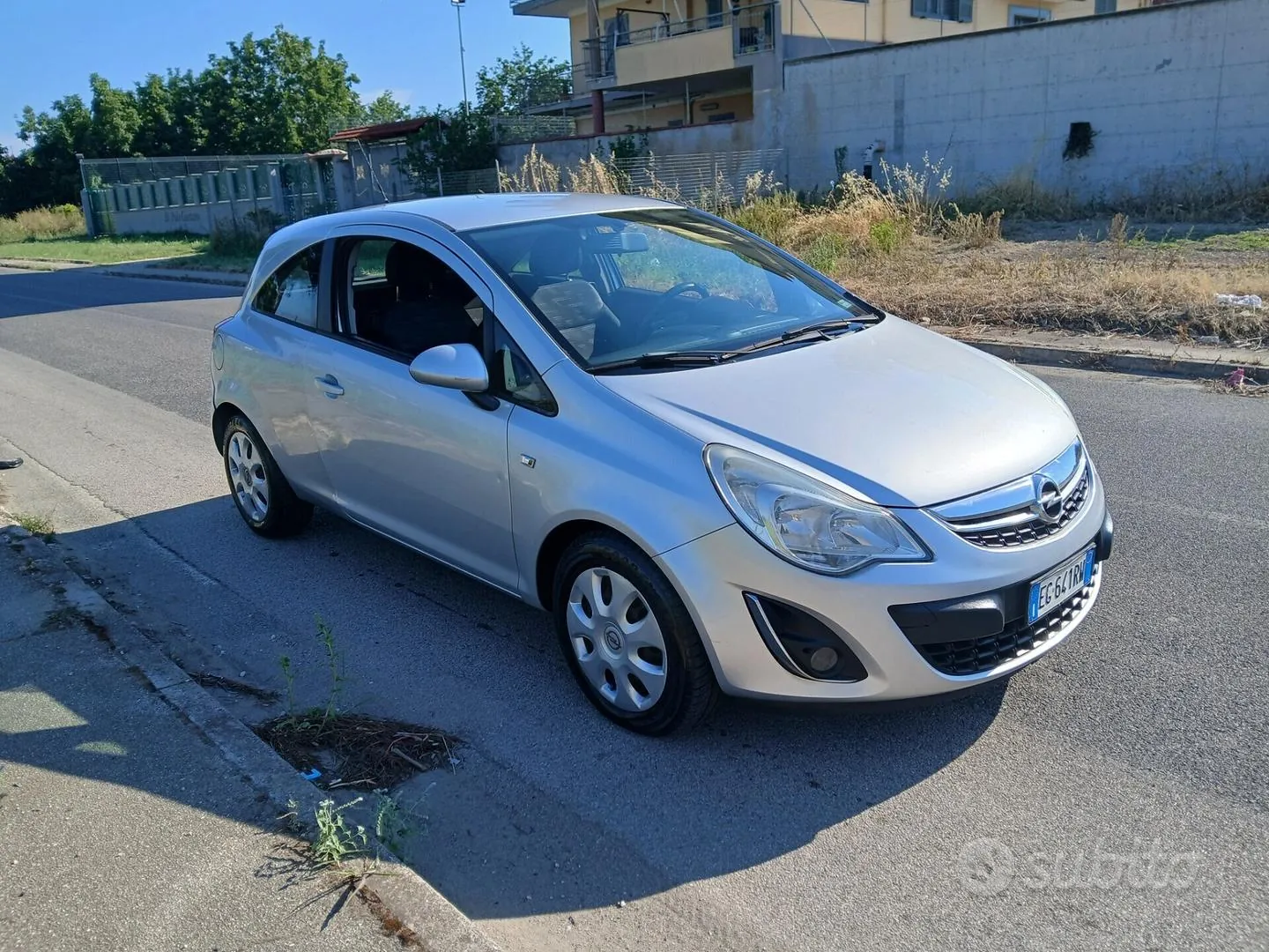Opel Corsa 2011 photo 2