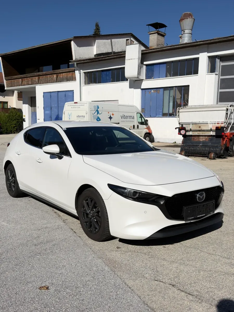 Mazda Mazda3 2019 photo 2