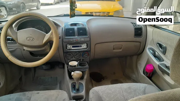 Hyundai Verna 2001 photo 2
