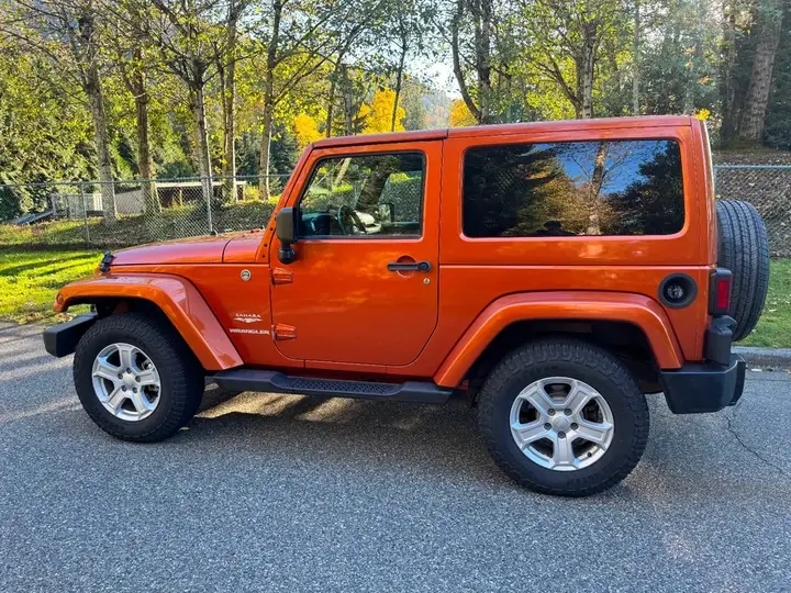 Jeep Wrangler 2011 photo 2