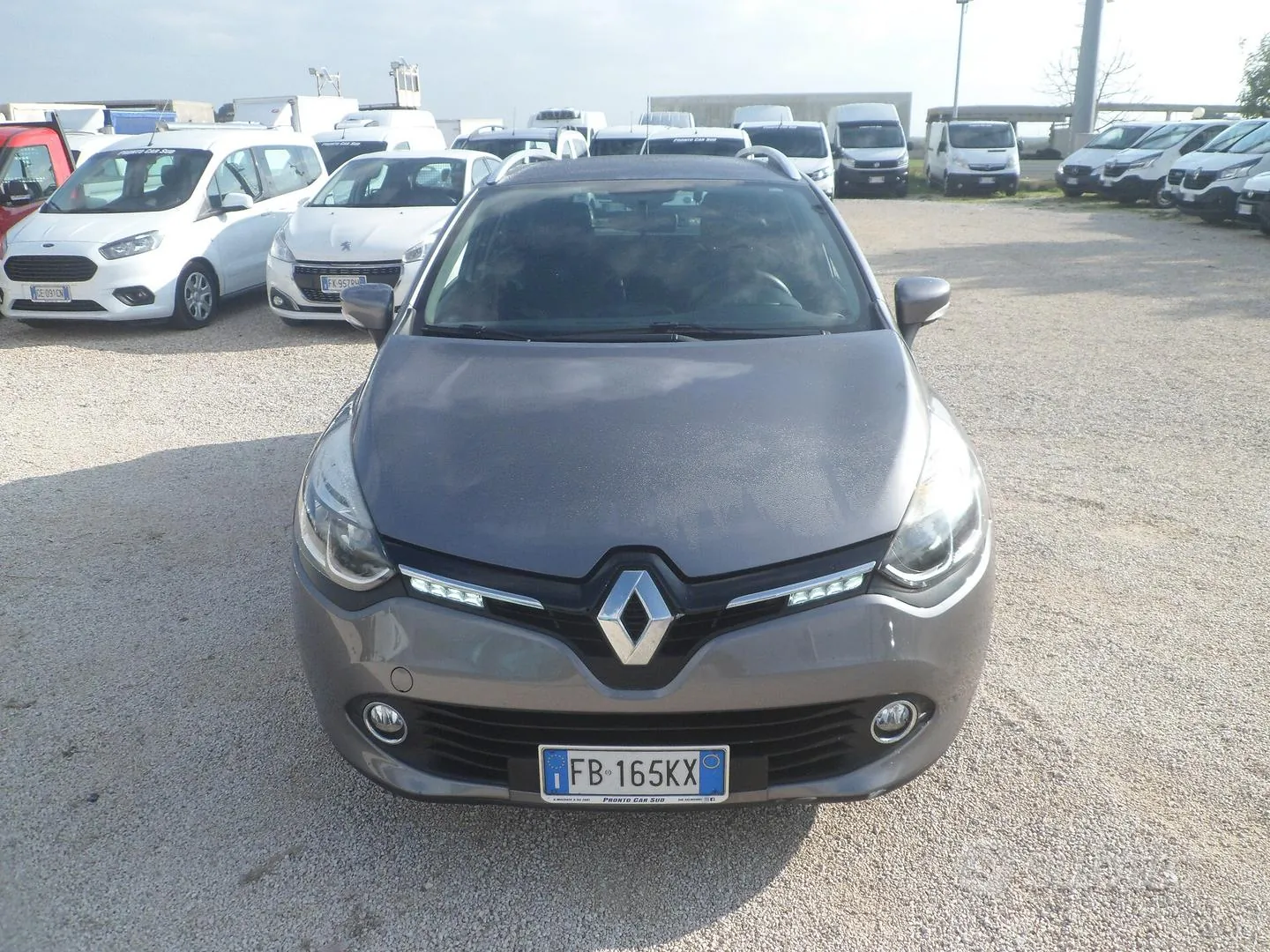 Renault Clio 2015 photo 2