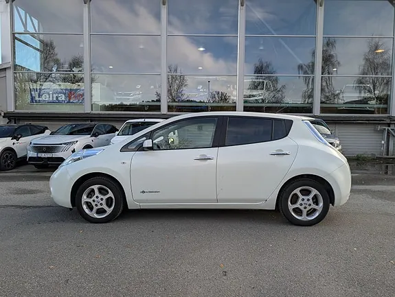 Nissan Leaf 2013 photo 2