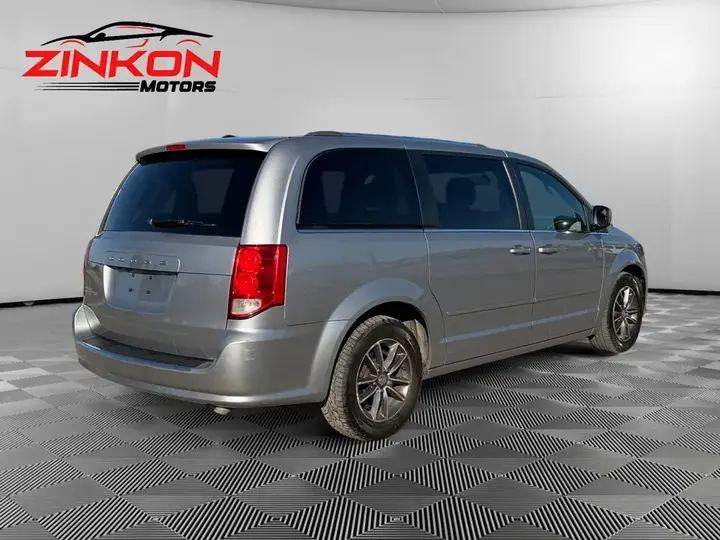 Dodge Grand Caravan 2017 photo 5