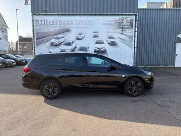 Opel Astra 2020 photo 2