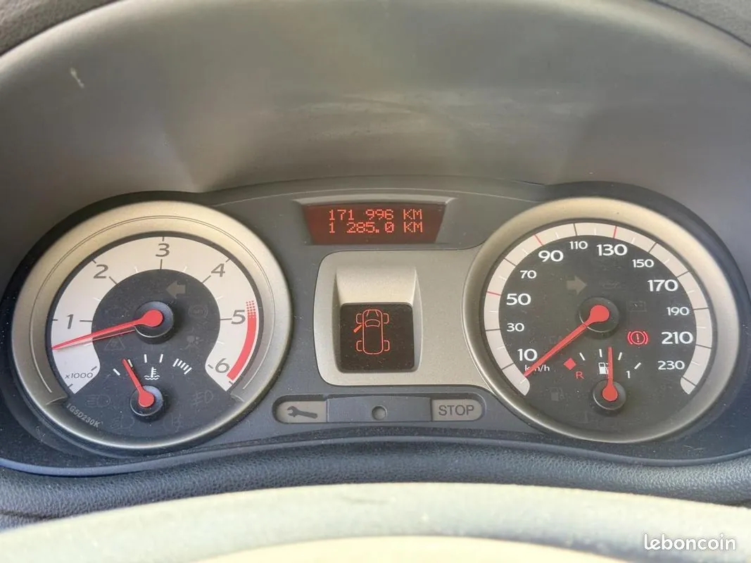 Renault Clio 2006 photo 4