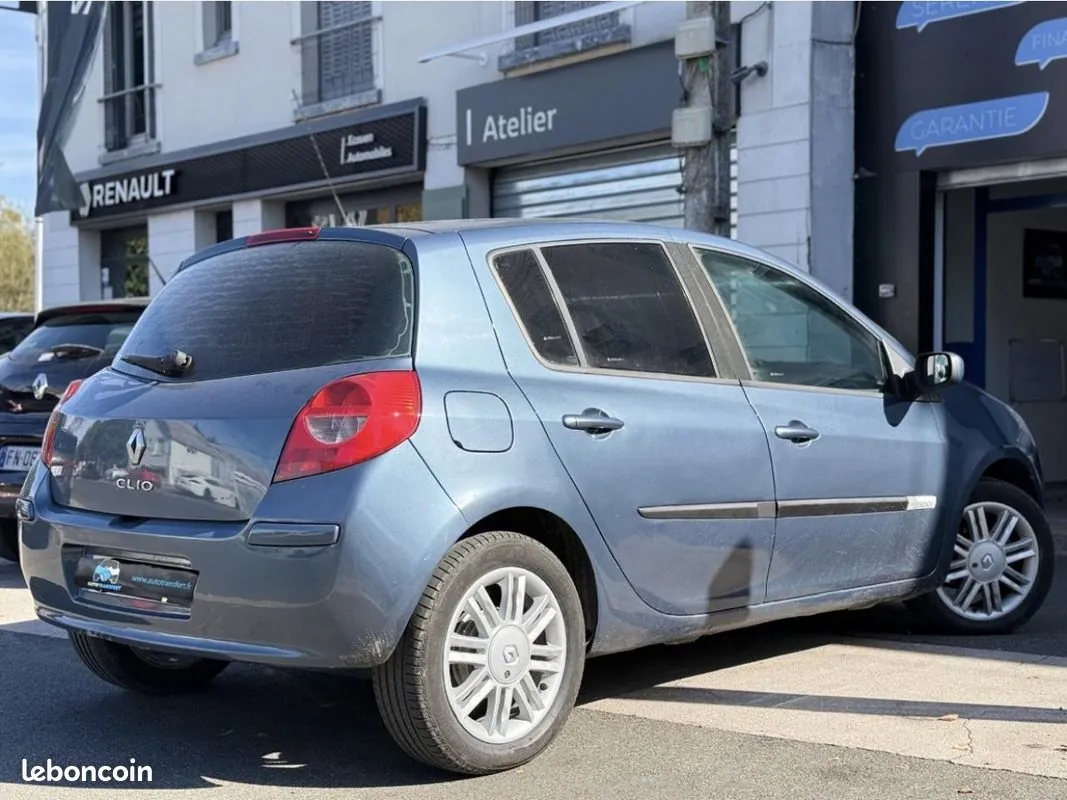 Renault Clio 2006 photo 5