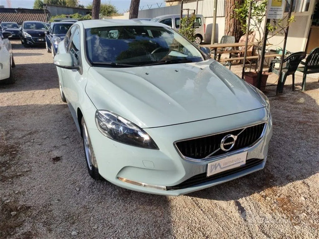 Volvo V40 2017 photo 2