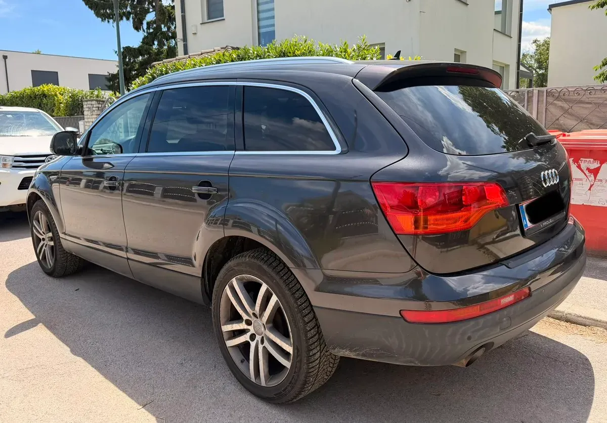 Audi Q7 2006 photo 3