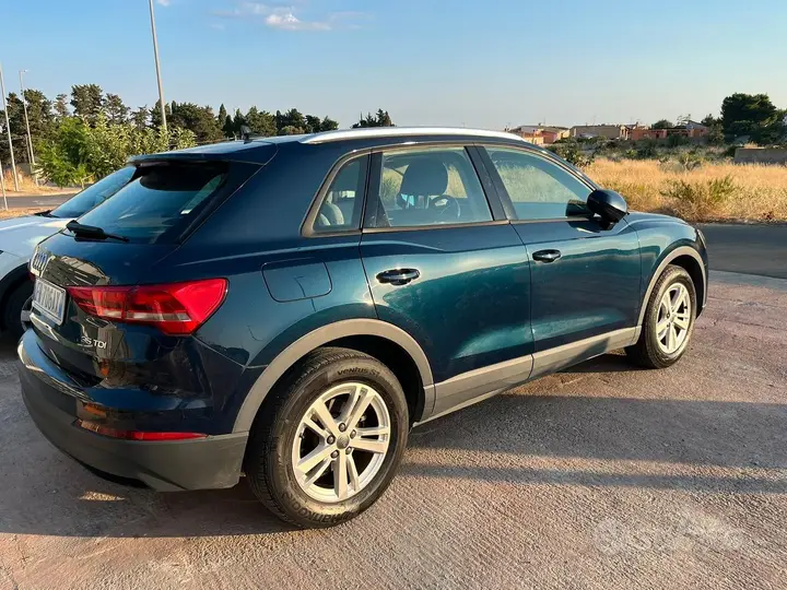 Audi Q3 2019 photo 2