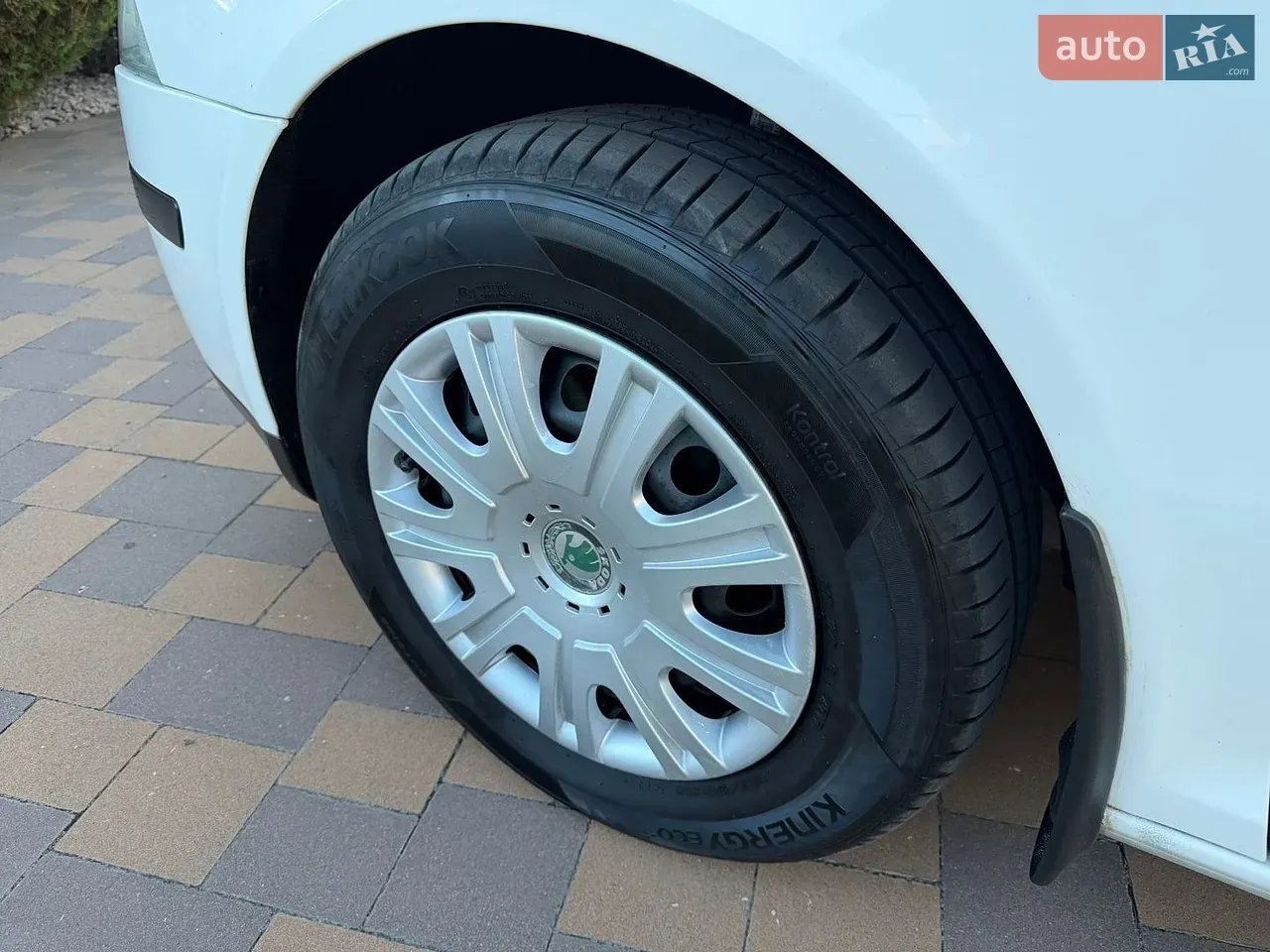 Skoda Octavia 2012 photo 3