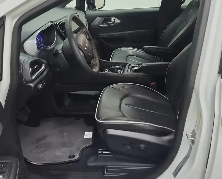 Chrysler Pacifica 2026 photo 4