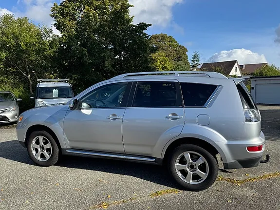 Mitsubishi Outlander 2010 photo 3