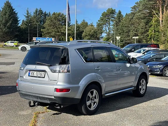 Mitsubishi Outlander 2010 photo 2