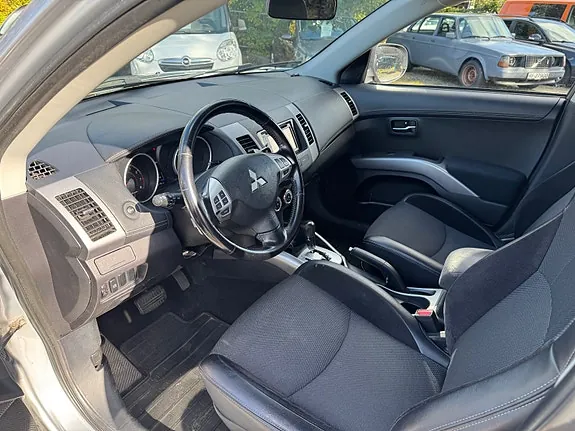 Mitsubishi Outlander 2010 photo 5