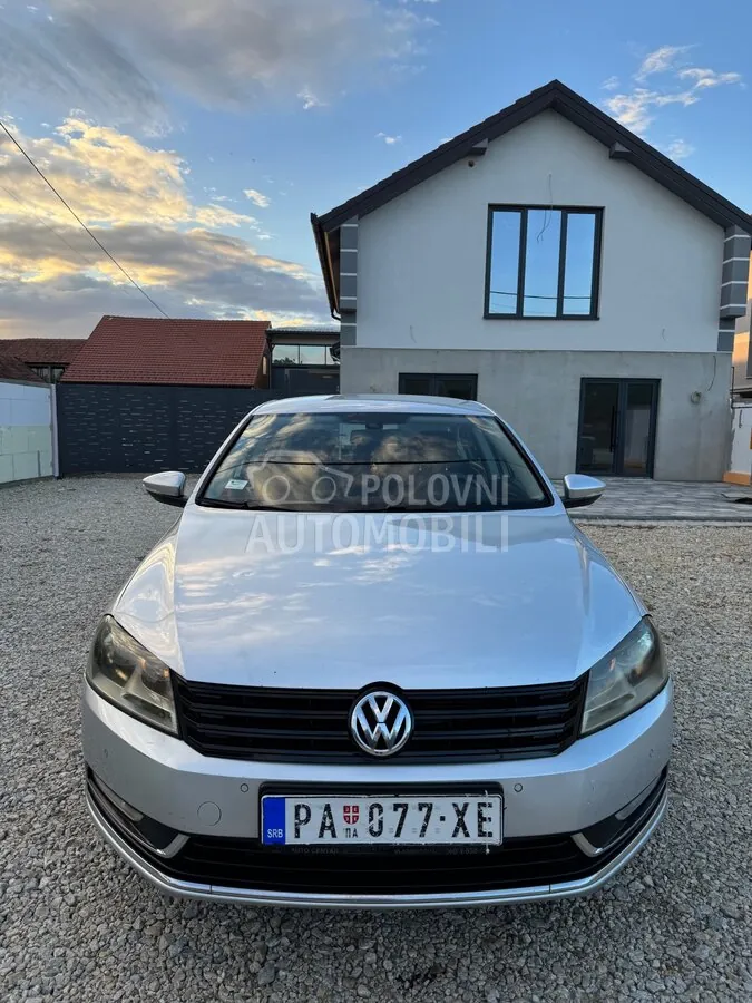 Volkswagen Passat 2012 photo 2
