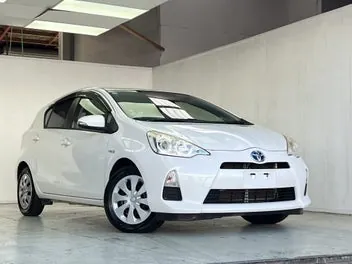 Toyota Aqua 2013 photo 4