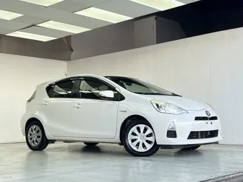 Toyota Aqua 2013 photo 5
