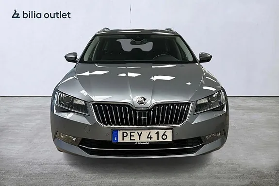Skoda Superb 2017 photo 2