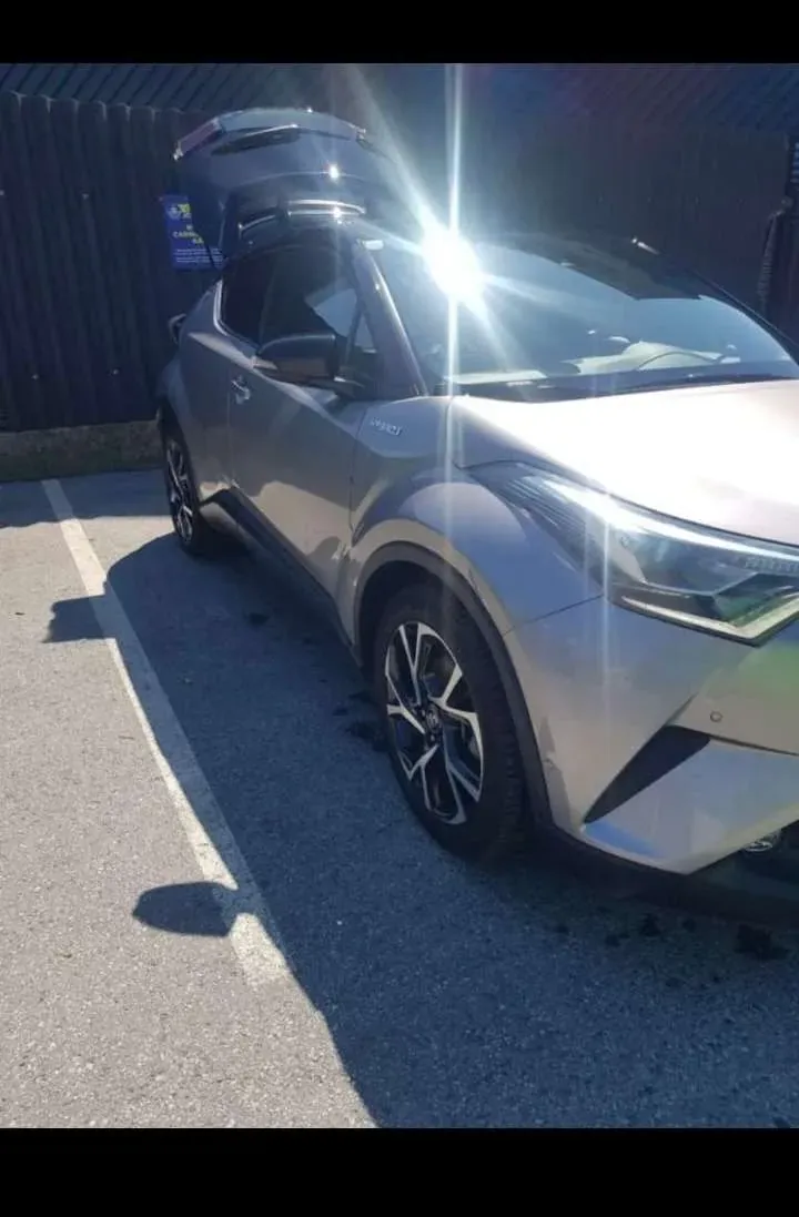 Toyota C-Hr 2018 photo 2