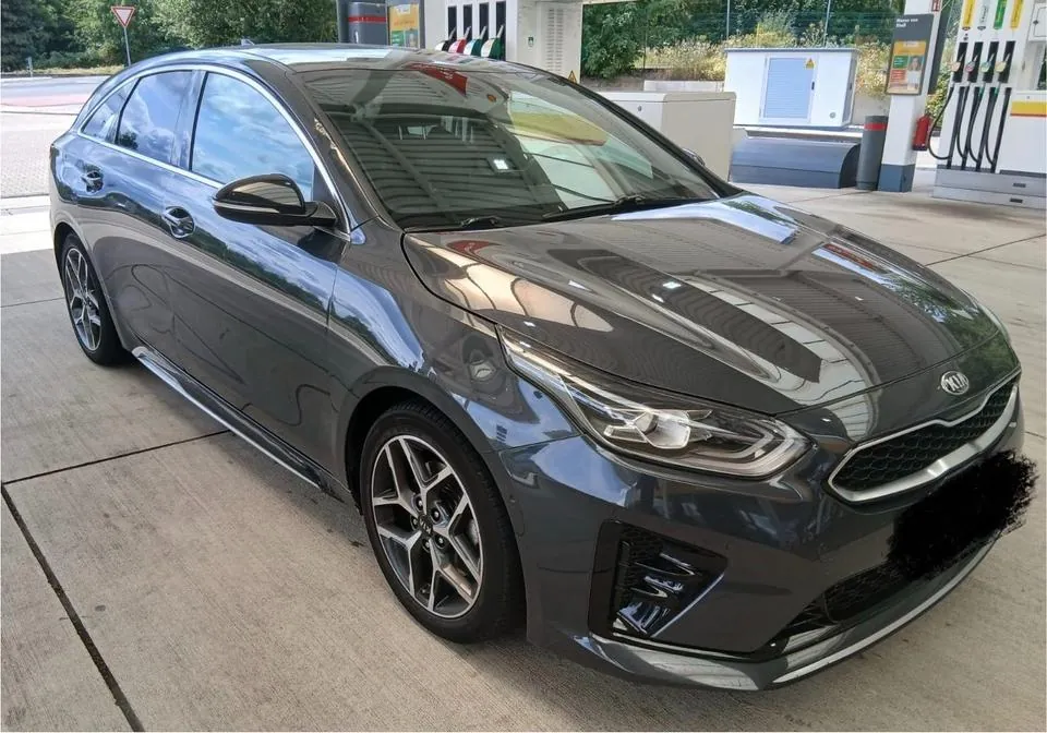Kia Proceed