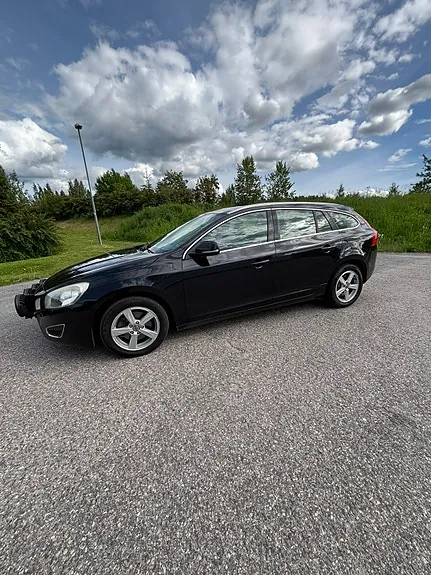 Volvo V60 2013 photo 2