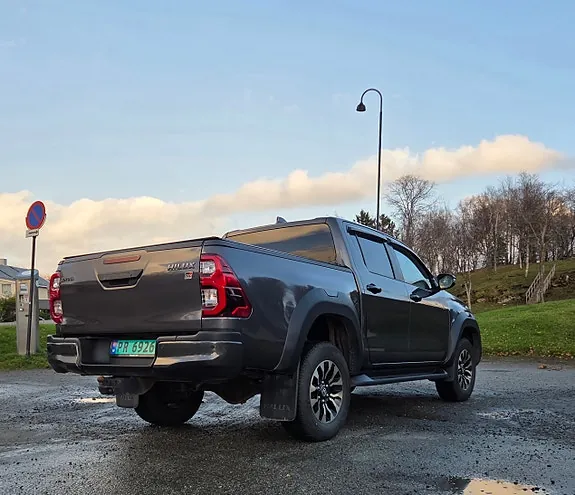 Toyota Hilux 2024 photo 4