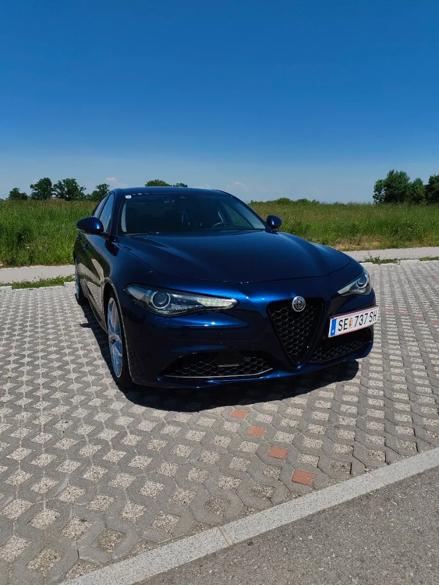 Alfa Romeo Giulia 2017 photo 2