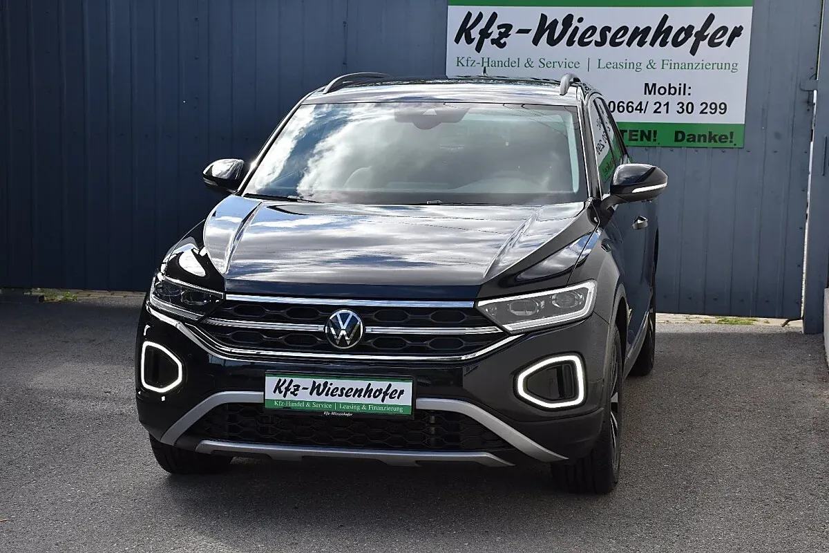 Volkswagen T-Roc 2023 photo 2